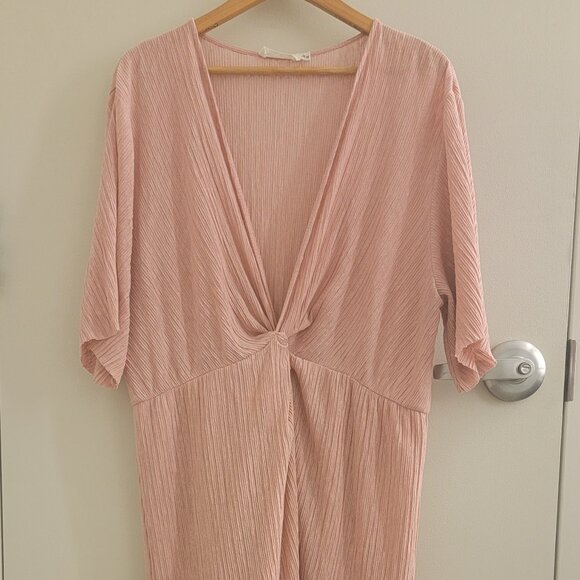 All In Favor Dolman Plissé Midi Dress w Center Twist Knot Deep V Neckline - Picture 7 of 15